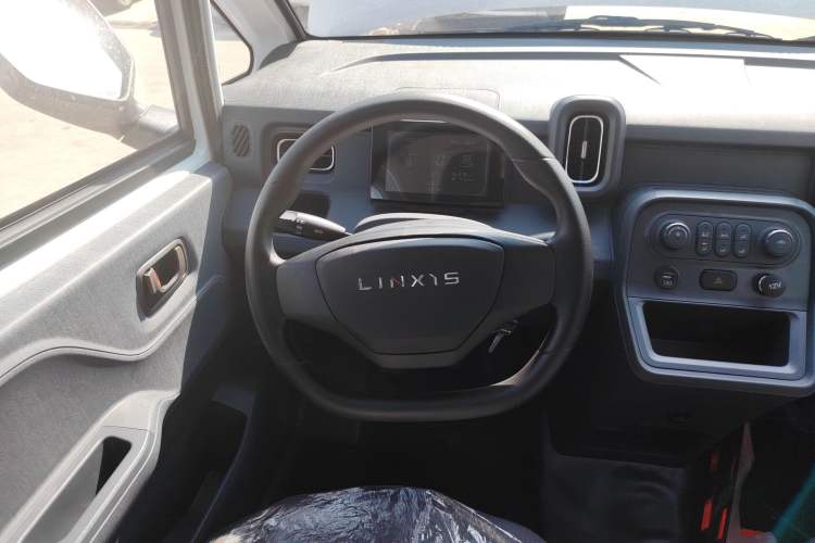 Used Linxys Huangjincang 2025 PULS Cargo Version First-Class Cabin Steering Wheel
