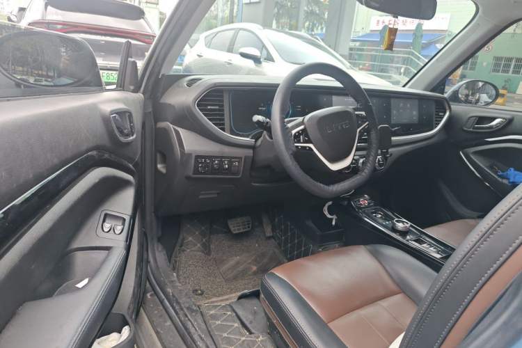 Used LITE 2017 Gravity Edition Driver Seat