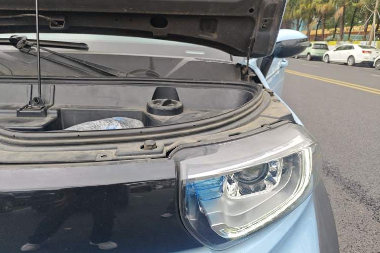 Used LITE 2017 Gravity Edition Engine Bay Left