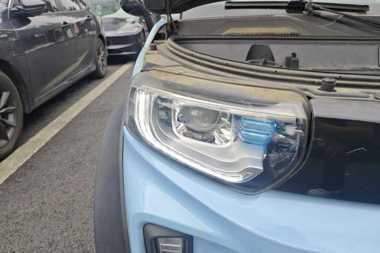 Used LITE 2017 Gravity Edition Right Front Headlight