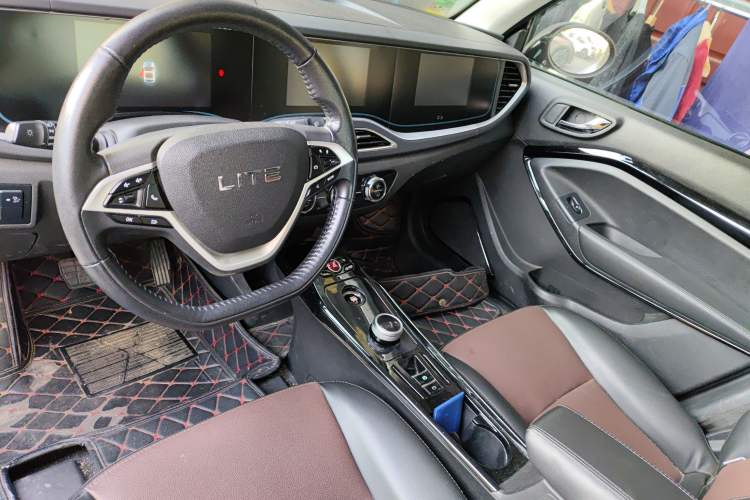 Used LITE 2017 Gravity Edition Center Console