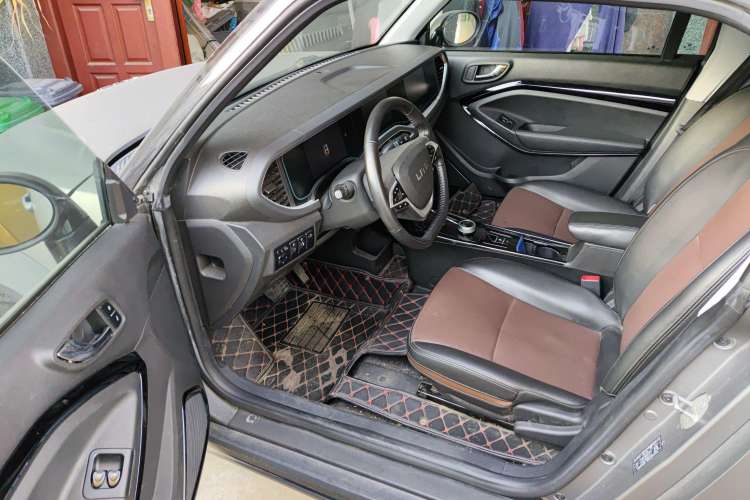 Used LITE 2017 Gravity Edition Driver Seat