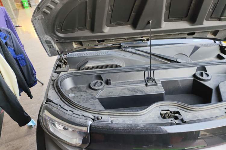 Used LITE 2017 Gravity Edition Engine Bay Right