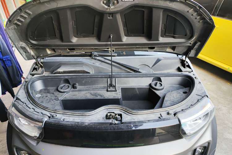 Used LITE 2017 Gravity Edition Engine Bay