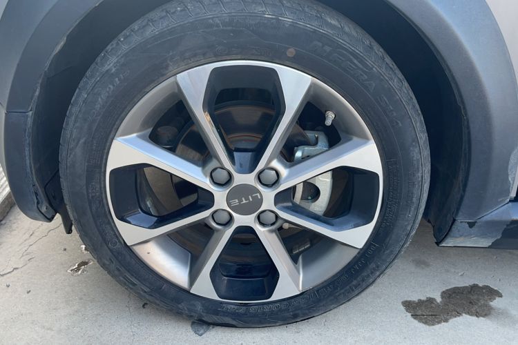 Used LITE 2017 Gravity Edition Left Front Wheel Hub