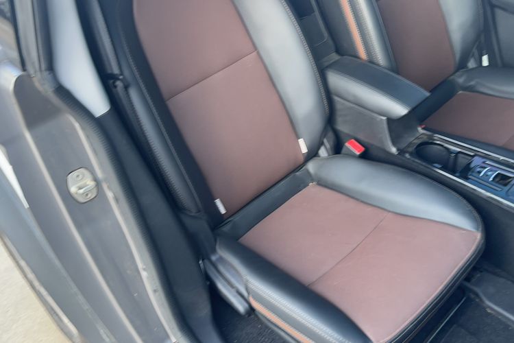 Used LITE 2017 Gravity Edition Right Front Seat