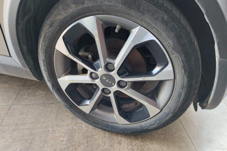 Used LITE 2017 Gravity Edition Right Front Wheel Hub