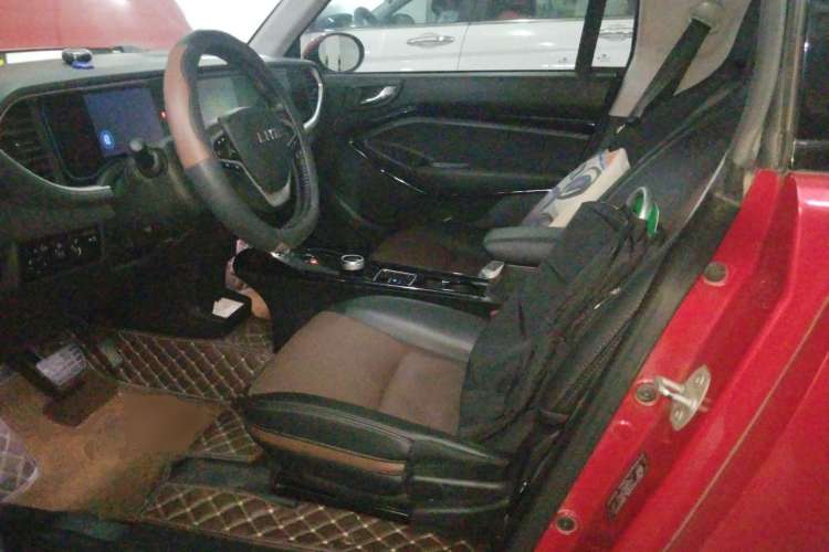 Used LITE 2017 Gravity Edition Left Front Seat