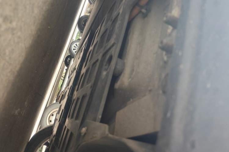 Used LITE 2017 Gravity Edition Chassis Front Right
