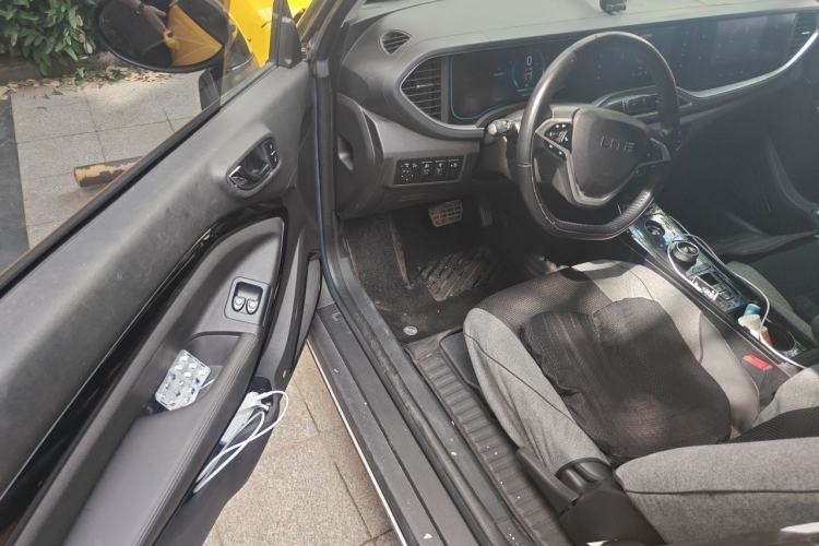 Used LITE 2017 Gravity Edition Driver Seat