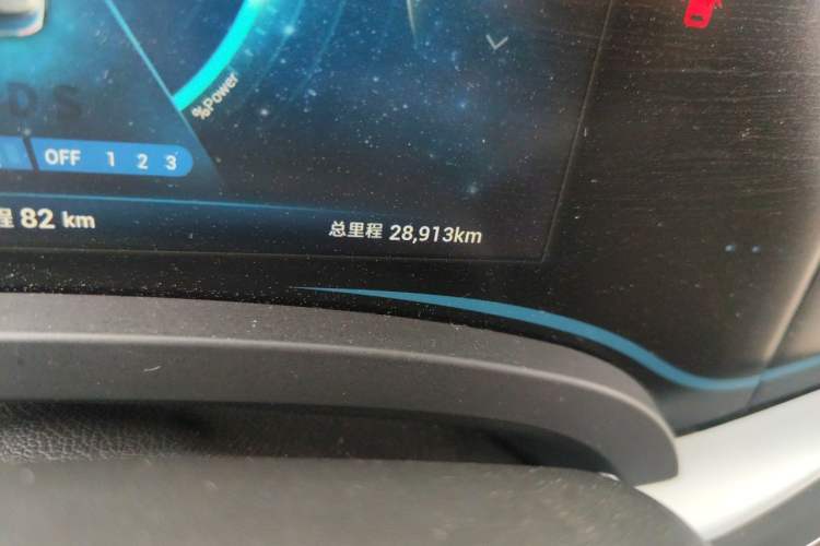 Used LITE 2017 Force Limited Edition Odometer Close Up