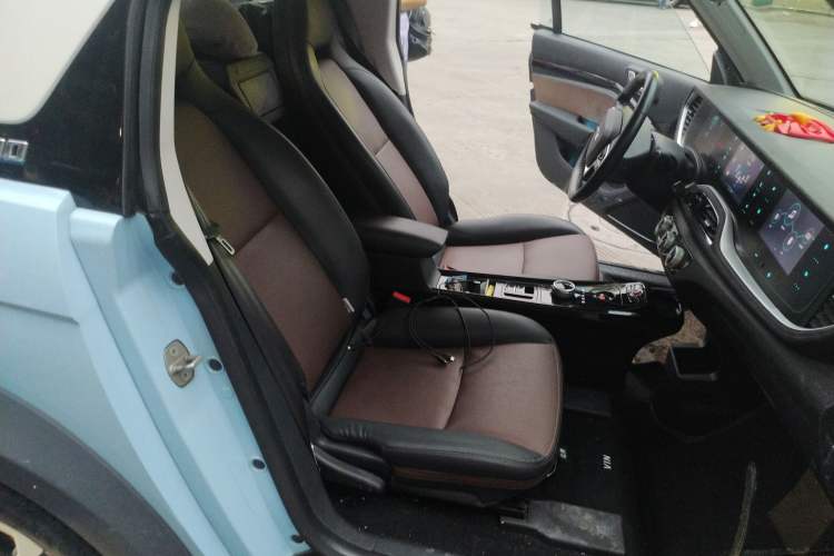 Used LITE 2019 R300 Gravity Edition Left Rear Seat