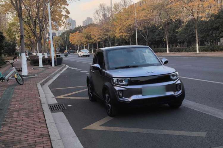 Used LITE 2019 R300 Gravity Edition Exterior 2
