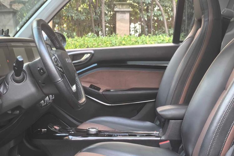 Used LITE 2019 R300 Gravity Edition Interior 2