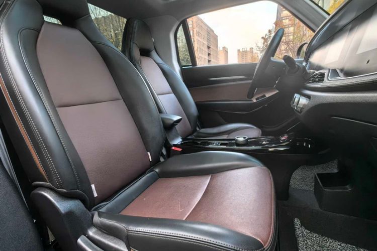 Used LITE 2019 R300 Gravity Edition Interior 5