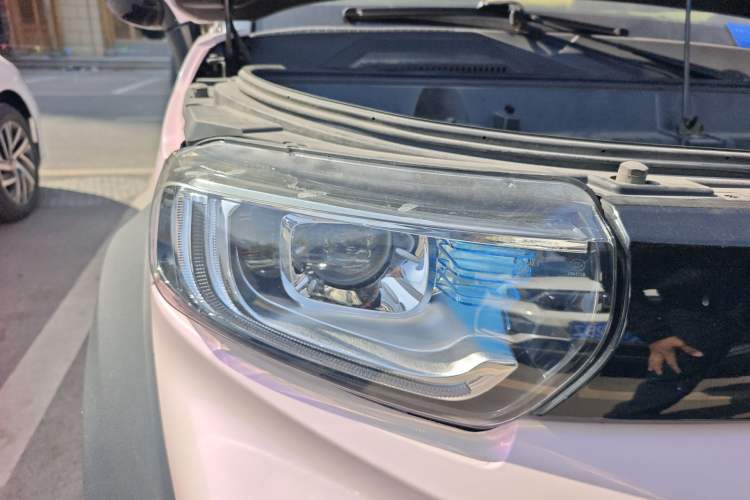 Used LITE 2019 R300 Gravity Edition Right Front Headlight