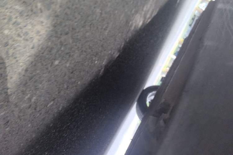 Used LITE 2019 R300 Force Edition Chassis Front Right