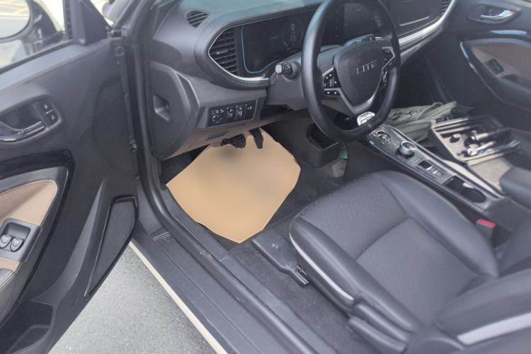 Used LITE 2019 R300 Force Edition Driver Seat
