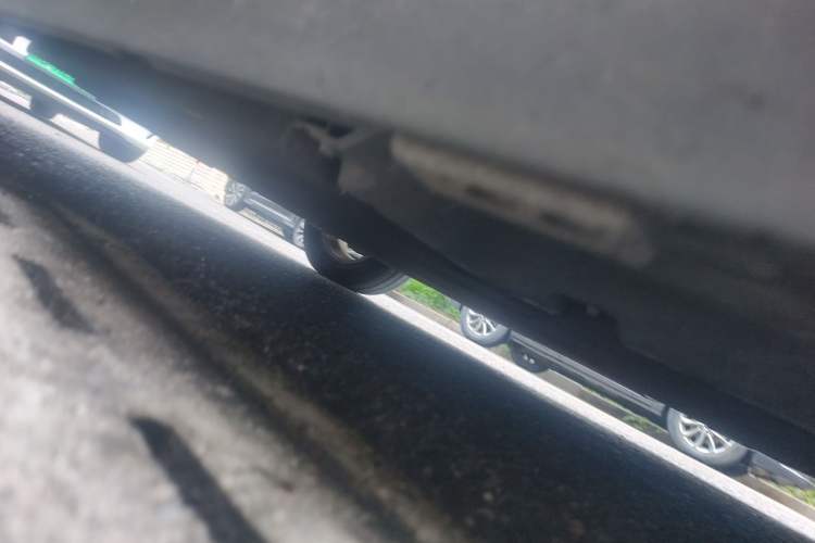 Used LITE 2019 R300 Gravity Edition Chassis Front Right
