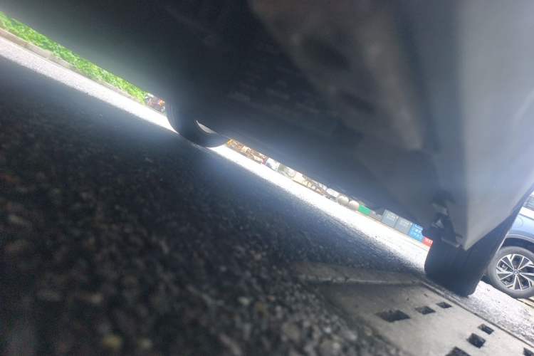 Used LITE 2019 R300 Gravity Edition Chassis Rear Right