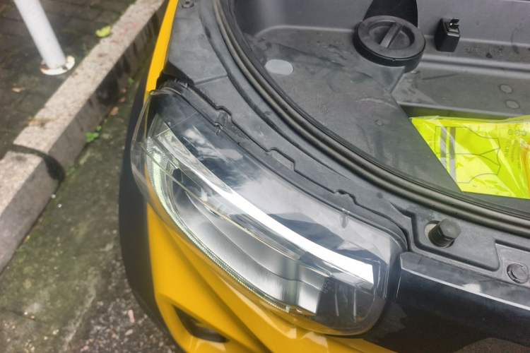 Used LITE 2019 R300 Gravity Edition Right Front Headlight
