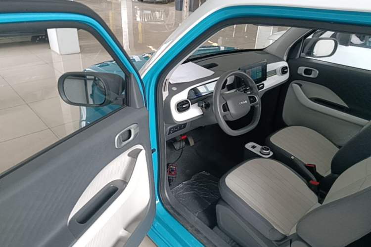 Used Livan Blue Balloon 2025 Model Dynamic Version Driver Seat