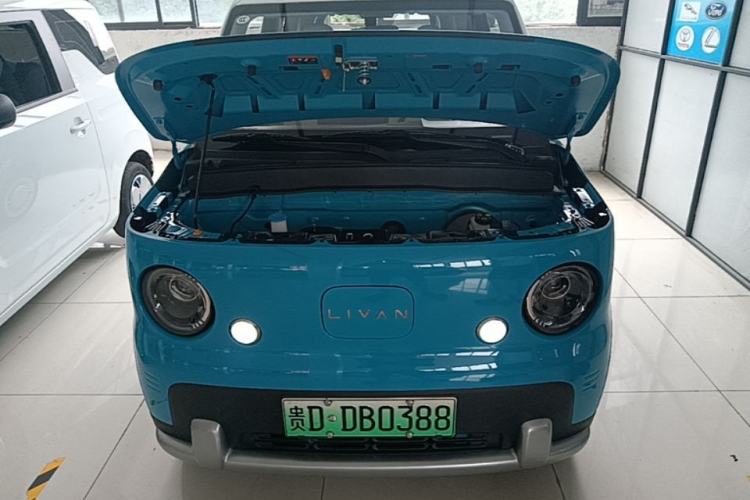 Used Livan Blue Balloon 2025 Model Dynamic Version Engine Bay