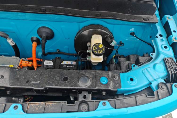 Used Livan Blue Balloon 2025 Model Dynamic Version Engine Bay Left