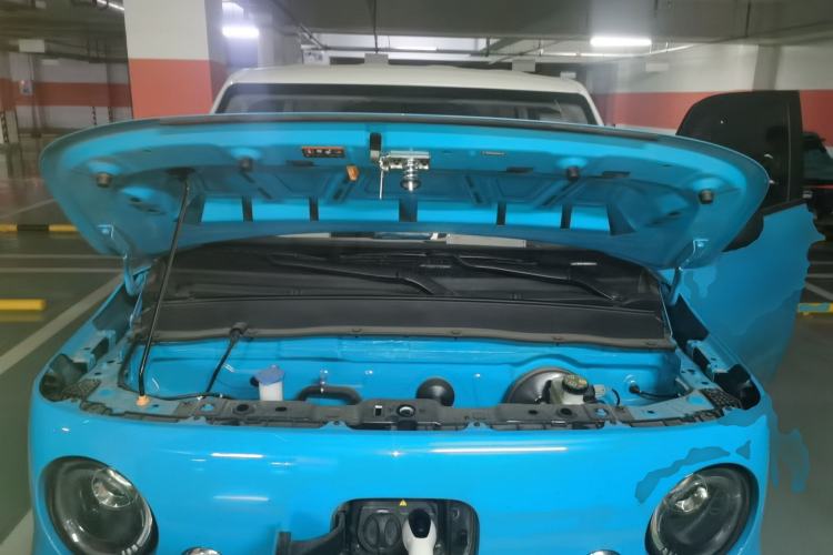 Used Livan Blue Balloon 2025 Model Dynamic Version Engine Bay