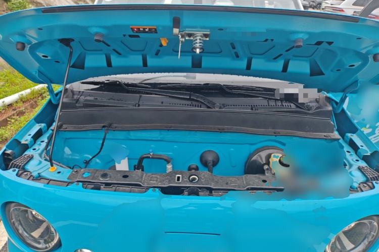 Used Livan Blue Balloon 2025 Model Dynamic Version Engine Bay