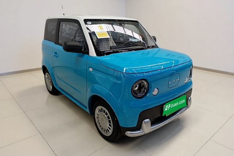 Used Livan Blue Balloon 2025 Model Dynamic Version Front Right 45 Deg