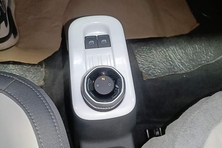 Used Livan Blue Balloon 2025 Model Dynamic Version Gear Lever