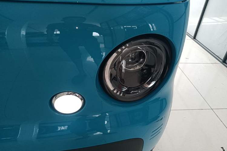 Used Livan Blue Balloon 2025 Model Dynamic Version Left Front Headlight
