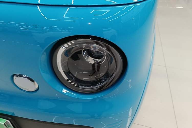 Used Livan Blue Balloon 2025 Model Dynamic Version Left Front Headlight