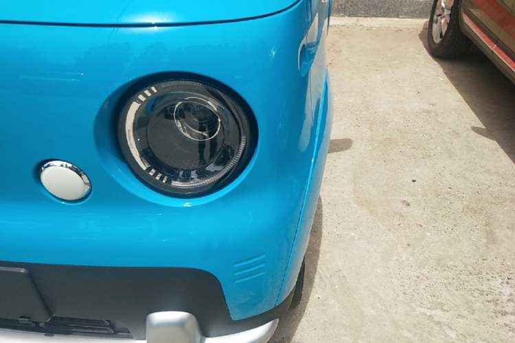 Used Livan Blue Balloon 2025 Model Enjoyment Version Left Front Headlight