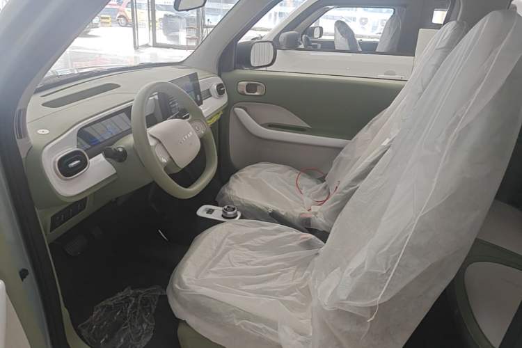 Used Livan Blue Balloon 2025 Model Dynamic Version Left Front Seat