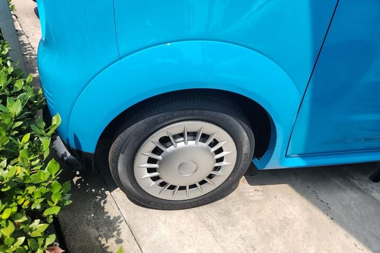 Used Livan Blue Balloon 2025 Model Dynamic Version Left Front Wheel Hub