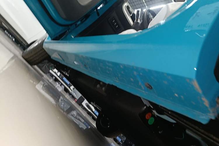 Used Livan Blue Balloon 2025 Model Dynamic Version Left Side Sill