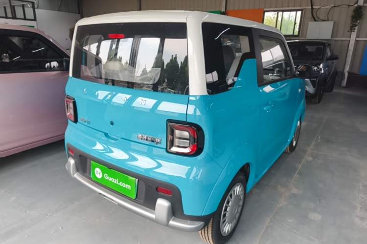 Used Livan Blue Balloon 2025 Model Dynamic Version Rear Right 45 Deg