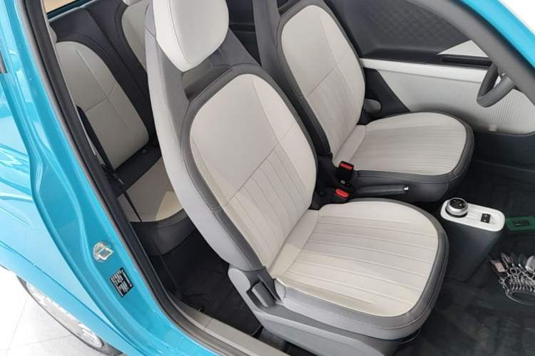 Used Livan Blue Balloon 2025 Model Dynamic Version Right Front Seat