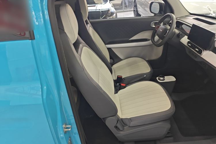 Used Livan Blue Balloon 2025 Model Dynamic Version Right Front Seat