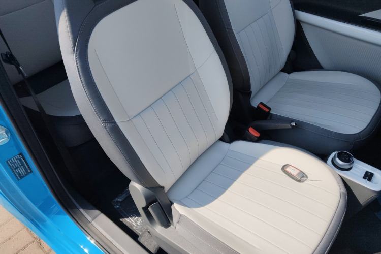 Used Livan Blue Balloon 2025 Model Dynamic Version Right Front Seat