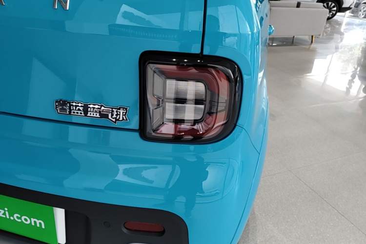Used Livan Blue Balloon 2025 Model Dynamic Version Right Rear Taillight