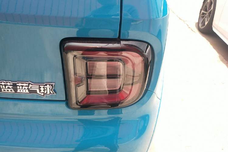 Used Livan Blue Balloon 2025 Model Enjoyment Version Right Rear Taillight