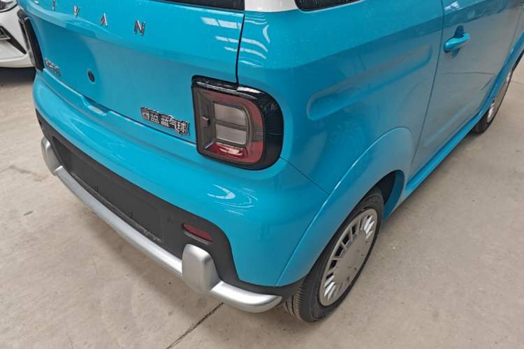 Used Livan Blue Balloon 2025 Model Dynamic Version Right Rear Taillight