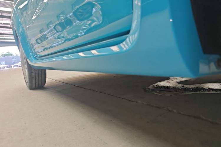 Used Livan Blue Balloon 2025 Model Dynamic Version Right Side Sill