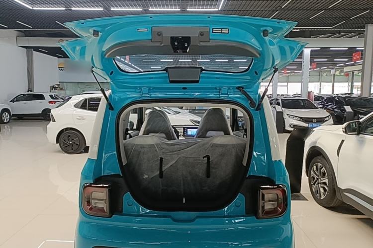 Used Livan Blue Balloon 2025 Model Dynamic Version Trunk