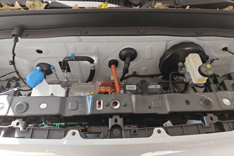 Used Livan Blue Balloon 2025 Model Dynamic Version Engine Bay
