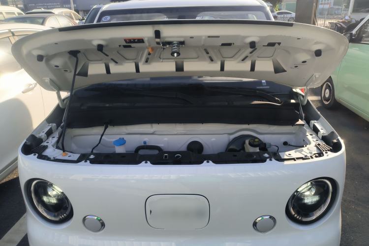 Used Livan Blue Balloon 2025 Model Dynamic Version Engine Bay