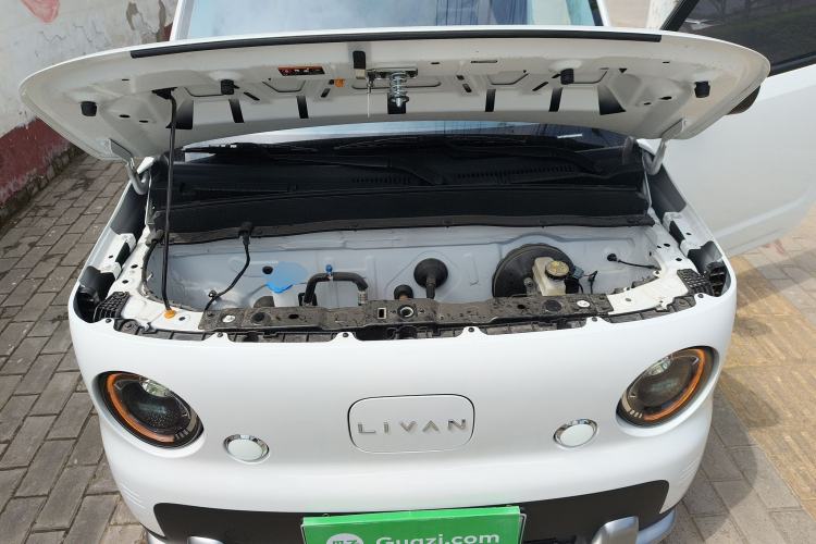Used Livan Blue Balloon 2025 Model Dynamic Version Engine Bay